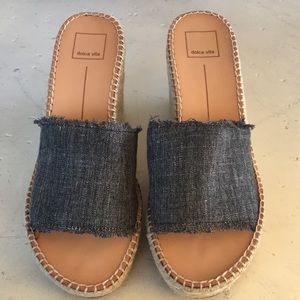 Dolce Vita Platform Slides - size 9.5